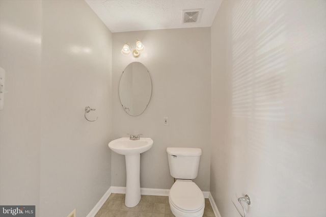 5032 FINSBURY RD, Rosedale, MD 21237