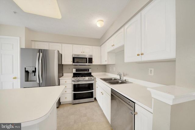 5032 FINSBURY RD, Rosedale, MD 21237