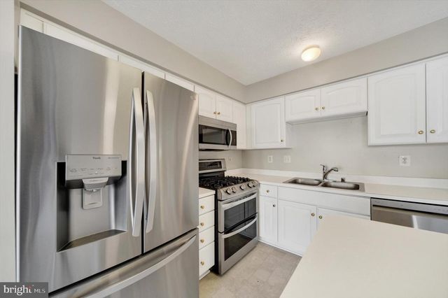 5032 FINSBURY RD, Rosedale, MD 21237