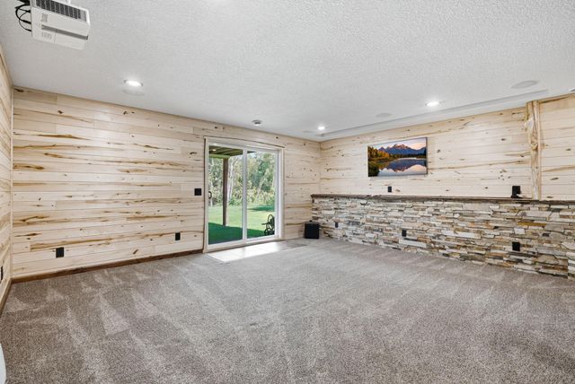4027 148th Lane NE, Ham Lake, MN 55304