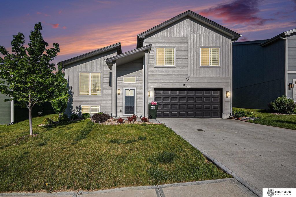 7914 N 113th Avenue, Omaha, NE 68142