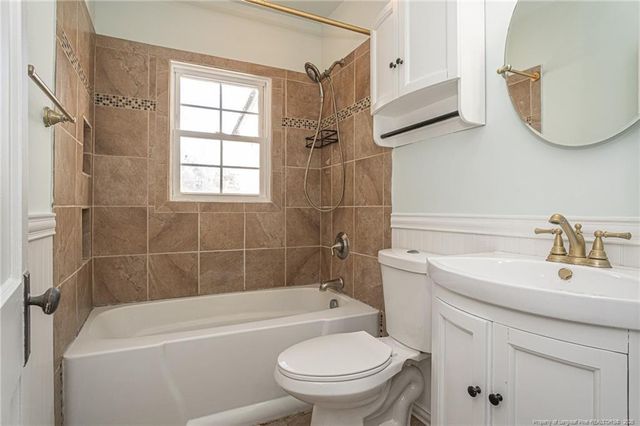 120 Pinecrest Drive, Fayetteville, NC 28305