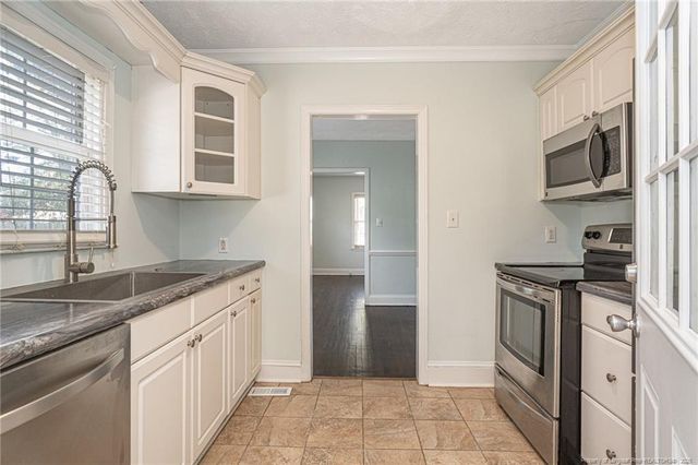 120 Pinecrest Drive, Fayetteville, NC 28305