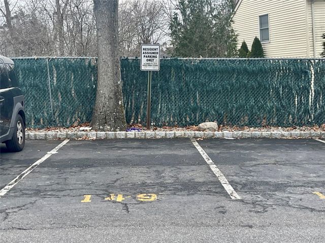 77 Parkside Drive, Suffern, NY 10901