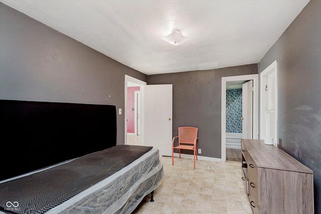 706 E 32nd Street, Anderson, IN 46016