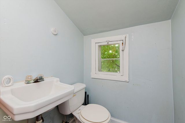 706 E 32nd Street, Anderson, IN 46016