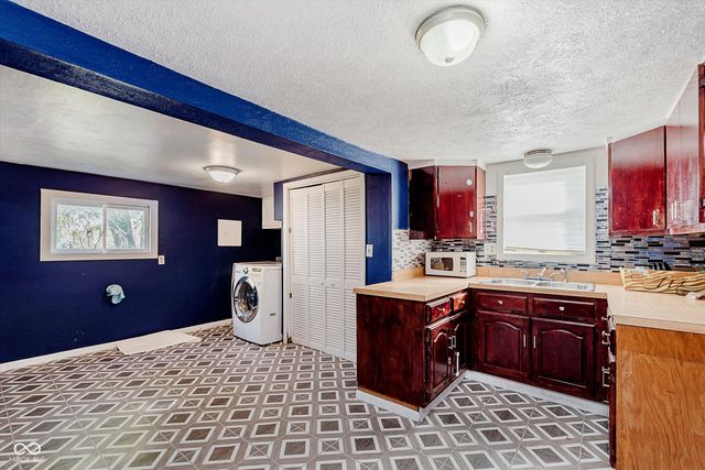 706 E 32nd Street, Anderson, IN 46016