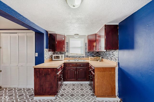 706 E 32nd Street, Anderson, IN 46016