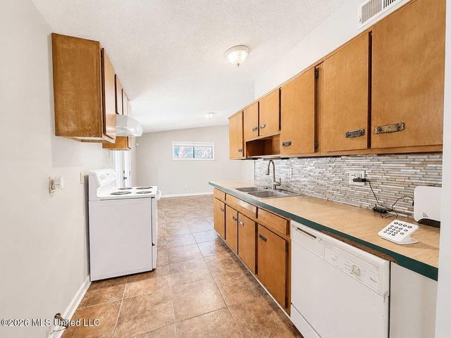 8658 Bunker Hill Drive, Southaven, MS 38671