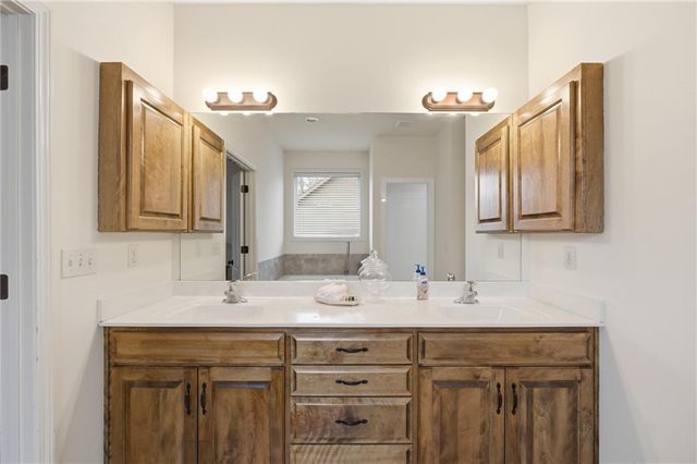 14650 S Glen Eyrie Street, Olathe, KS 66061