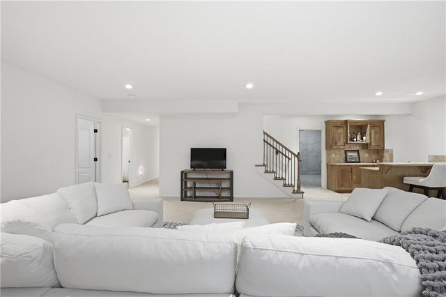 14650 S Glen Eyrie Street, Olathe, KS 66061