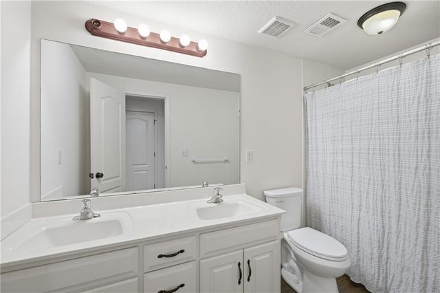 14650 S Glen Eyrie Street, Olathe, KS 66061