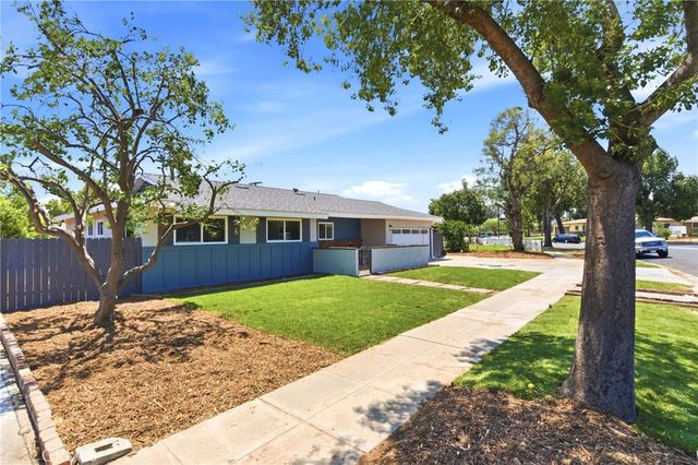 8254 San Vicente Avenue, Riverside, CA 92504