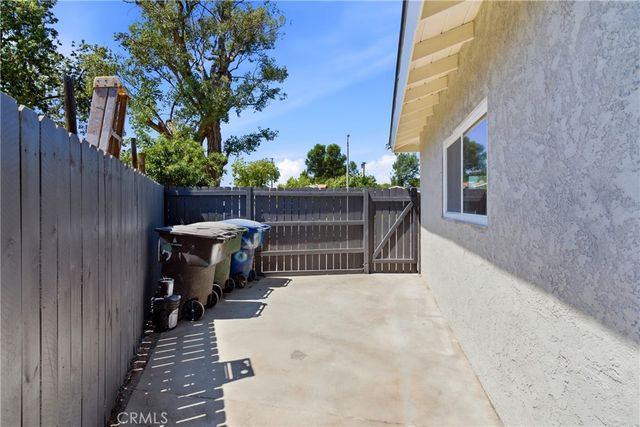 8254 San Vicente Avenue, Riverside, CA 92504