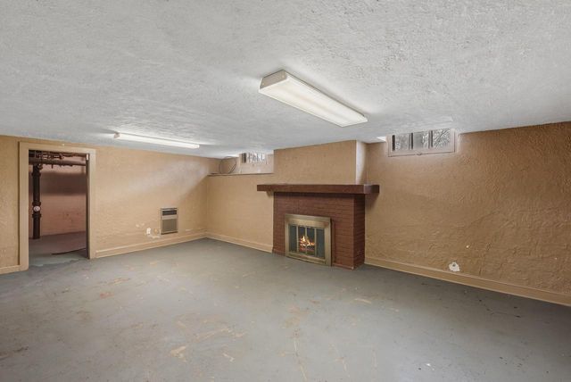 4685 N Woodburn STREET, Whitefish Bay, WI 53211