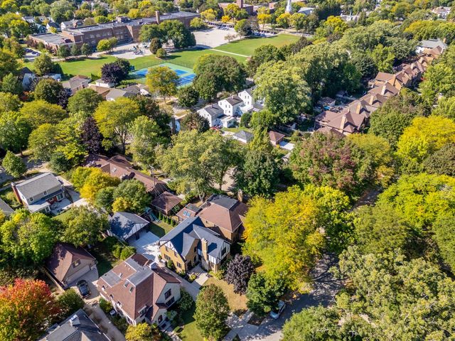 4685 N Woodburn STREET, Whitefish Bay, WI 53211