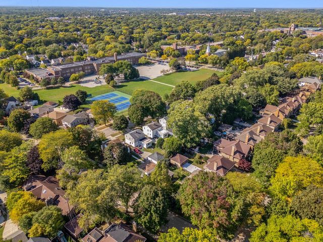 4685 N Woodburn STREET, Whitefish Bay, WI 53211