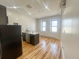 209 Bank Street 204, New London, CT 06320