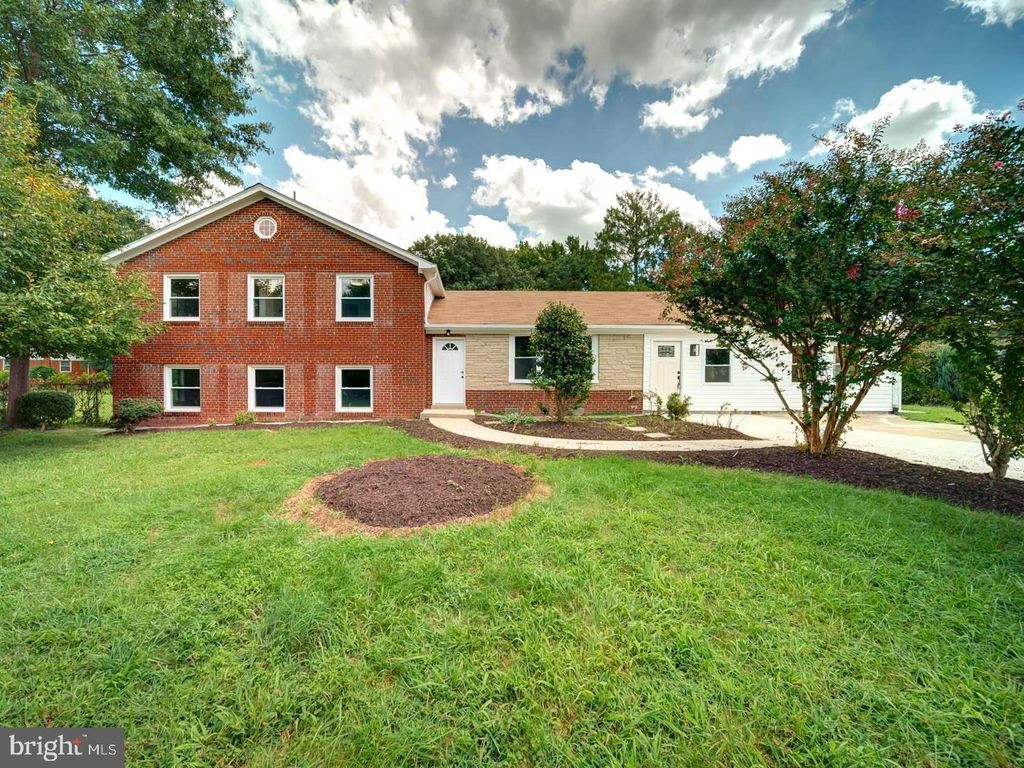 Image 1 of property listing at 11800 CRESTWOOD AVE S, Brandywine, MD 20613