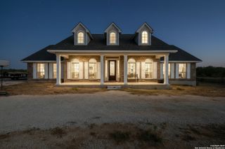 1141 County Road 337, Charlotte, TX 78011