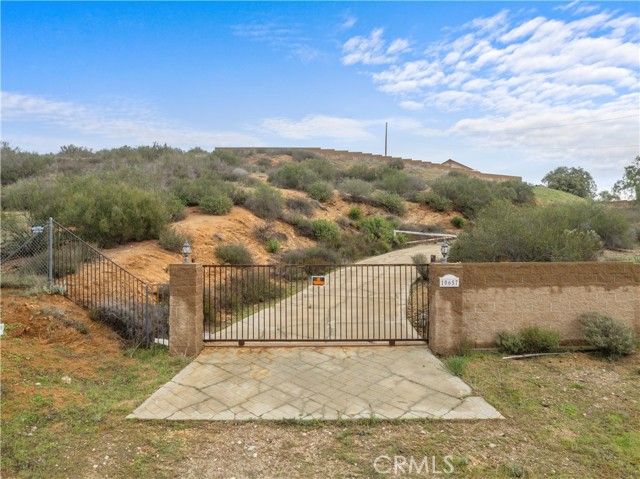 10657 Mint Canyon, Agua Dulce, CA 91390