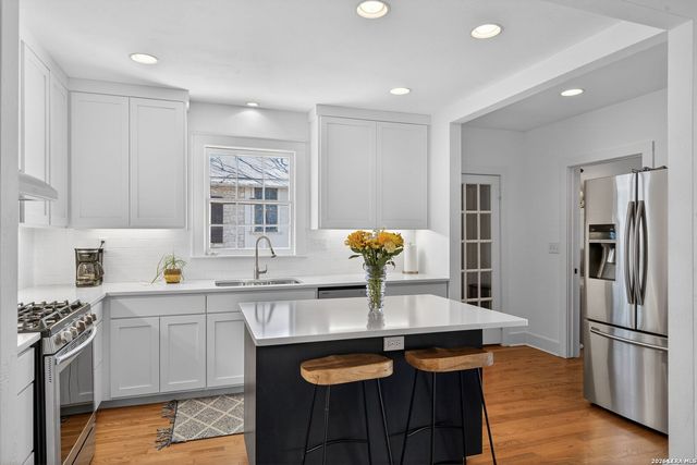 608 RIVER RD, Boerne, TX 78006