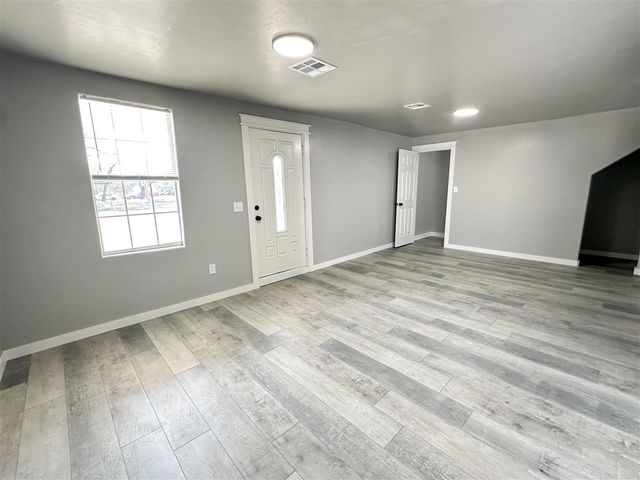 1717 NW Smith, Lawton, OK 73507