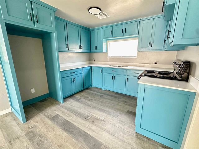 1717 NW Smith, Lawton, OK 73507