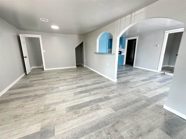 1717 NW Smith, Lawton, OK 73507