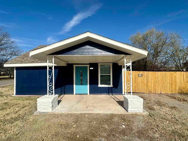 1717 NW Smith, Lawton, OK 73507