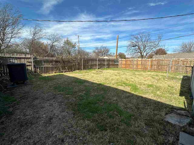 1717 NW Smith, Lawton, OK 73507