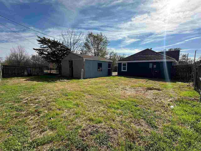 1717 NW Smith, Lawton, OK 73507