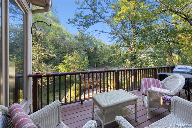 5372 Princeton Court, Brighton, MI 48116