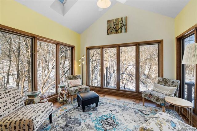 5372 Princeton Court, Brighton, MI 48116