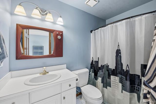 5372 Princeton Court, Brighton, MI 48116