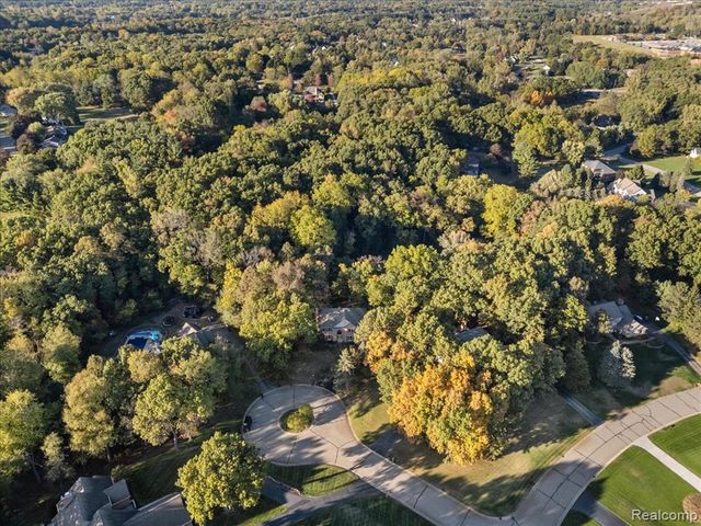 5372 Princeton Court, Brighton, MI 48116