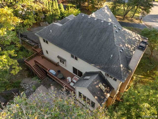 5372 Princeton Court, Brighton, MI 48116