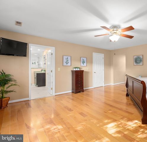 15 TWIN LAKE CT, Fredericksburg, VA 22405