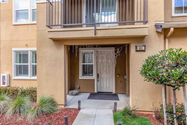 651 Elderberry Dr, Milpitas, CA 95035