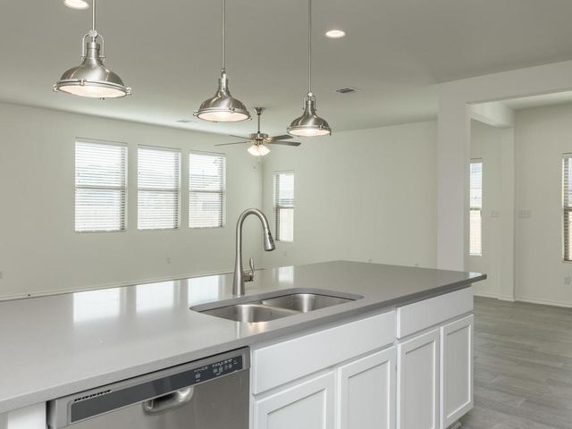 9113 Garnet DR, Austin, TX 78729