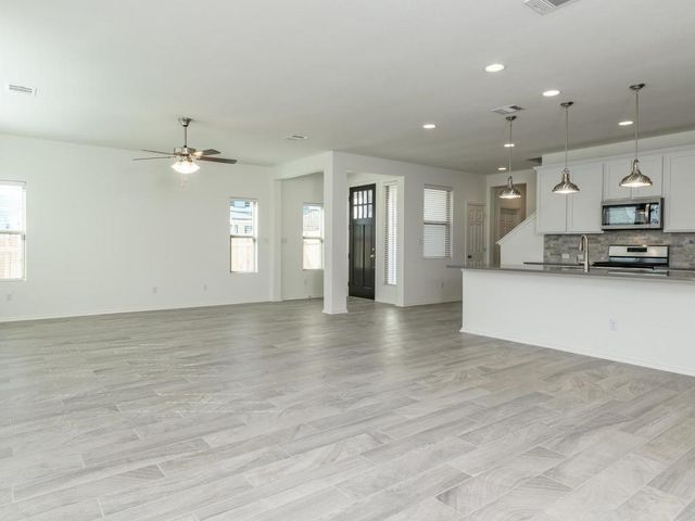 9113 Garnet DR, Austin, TX 78729