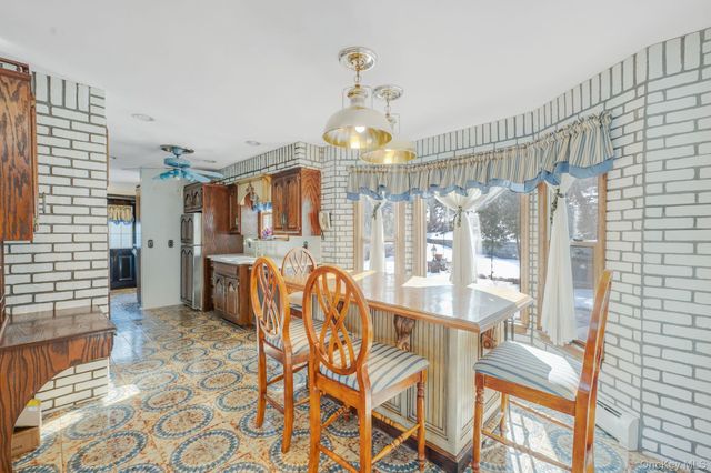 3 New Jersey Court, Dix Hills, NY 11746