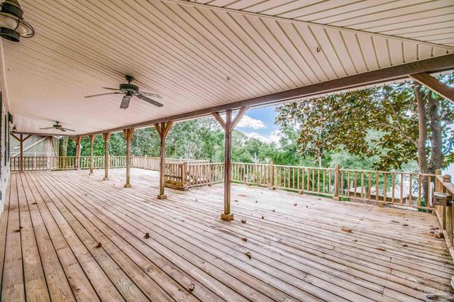 7619 Lakeside Dr, Milton, FL 32583