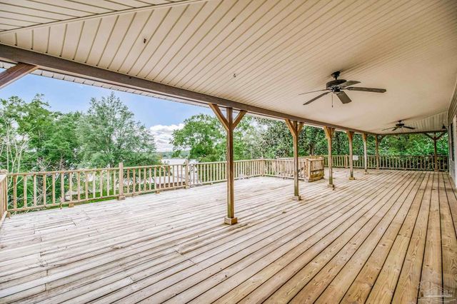 7619 Lakeside Dr, Milton, FL 32583