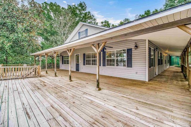 7619 Lakeside Dr, Milton, FL 32583