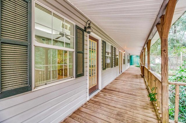 7619 Lakeside Dr, Milton, FL 32583