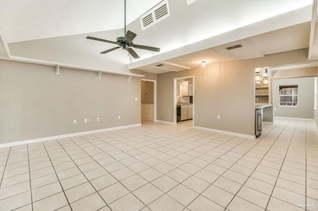 7619 Lakeside Dr, Milton, FL 32583