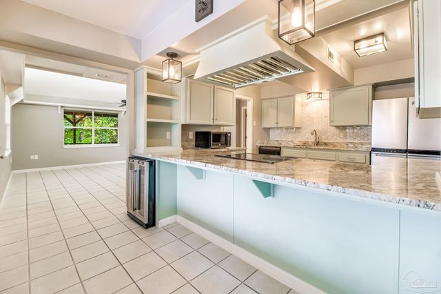 7619 Lakeside Dr, Milton, FL 32583