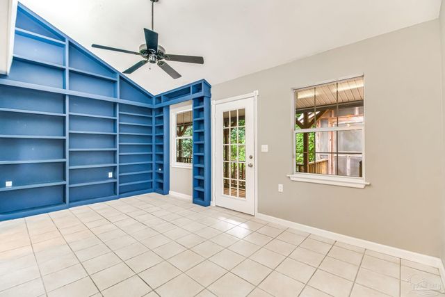 7619 Lakeside Dr, Milton, FL 32583