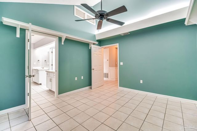 7619 Lakeside Dr, Milton, FL 32583